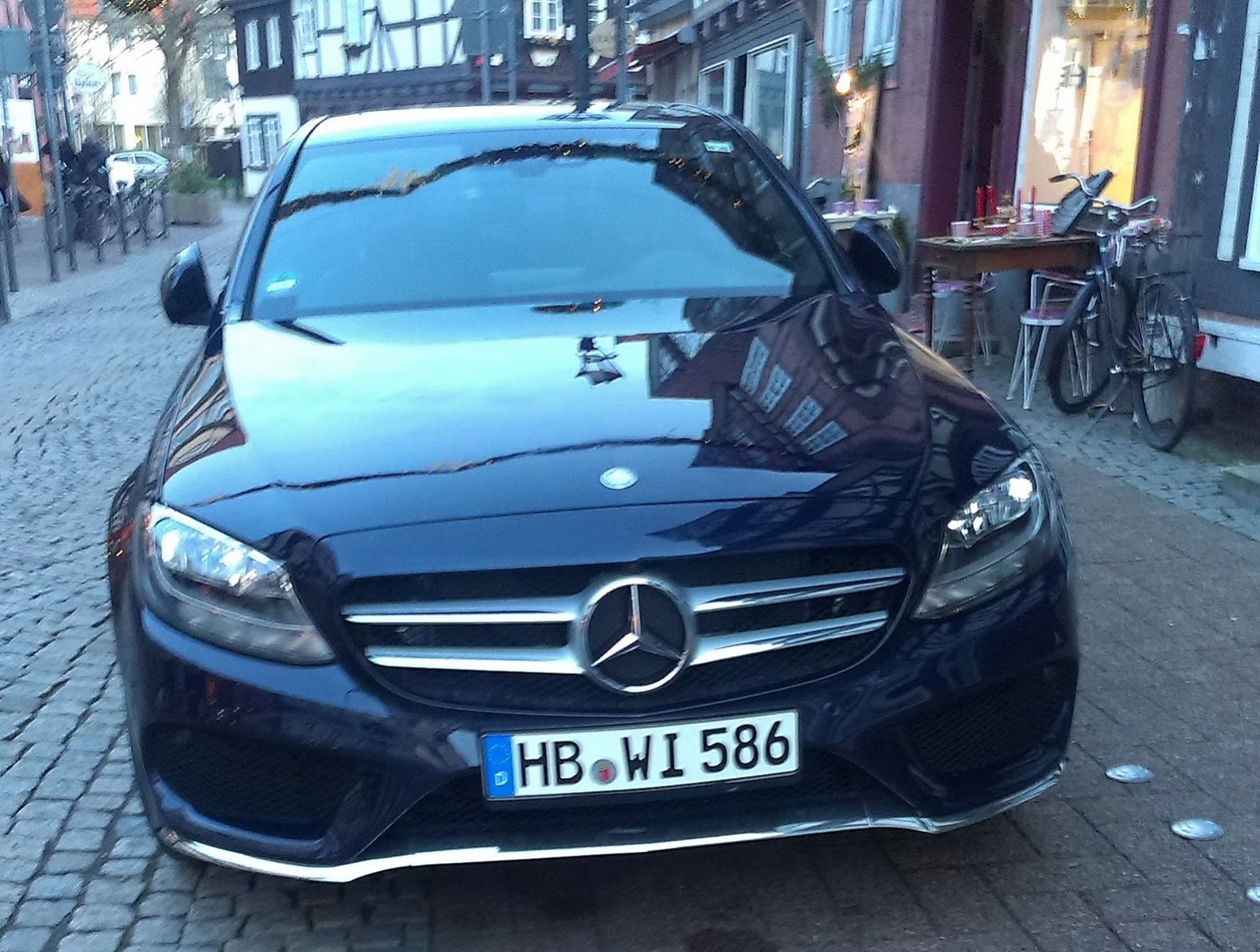 Mercedes_Benz_C_Class_6_8_.jpg