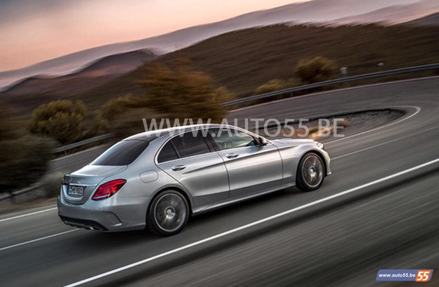 2015_Mercedes_Benz_C_Class_2_thumb_1_.jpg