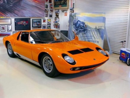 1969_Lamborghini_Miura_S.jpg