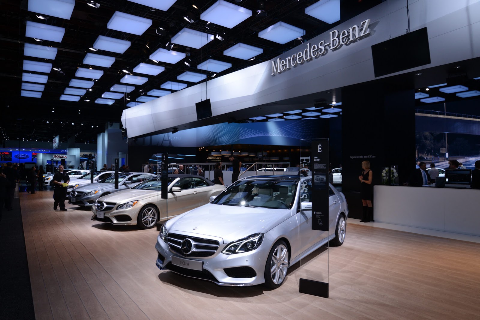 Mercedes_Benz_Class_2015_3.jpg