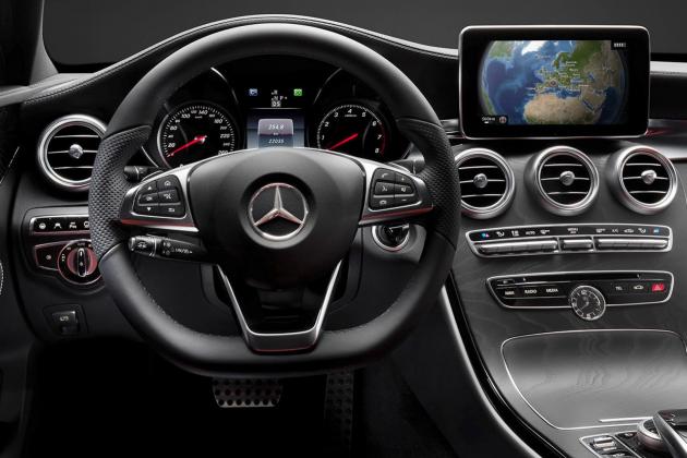 2015_Mercedes_C_Class_Interior_2_2_.jpg