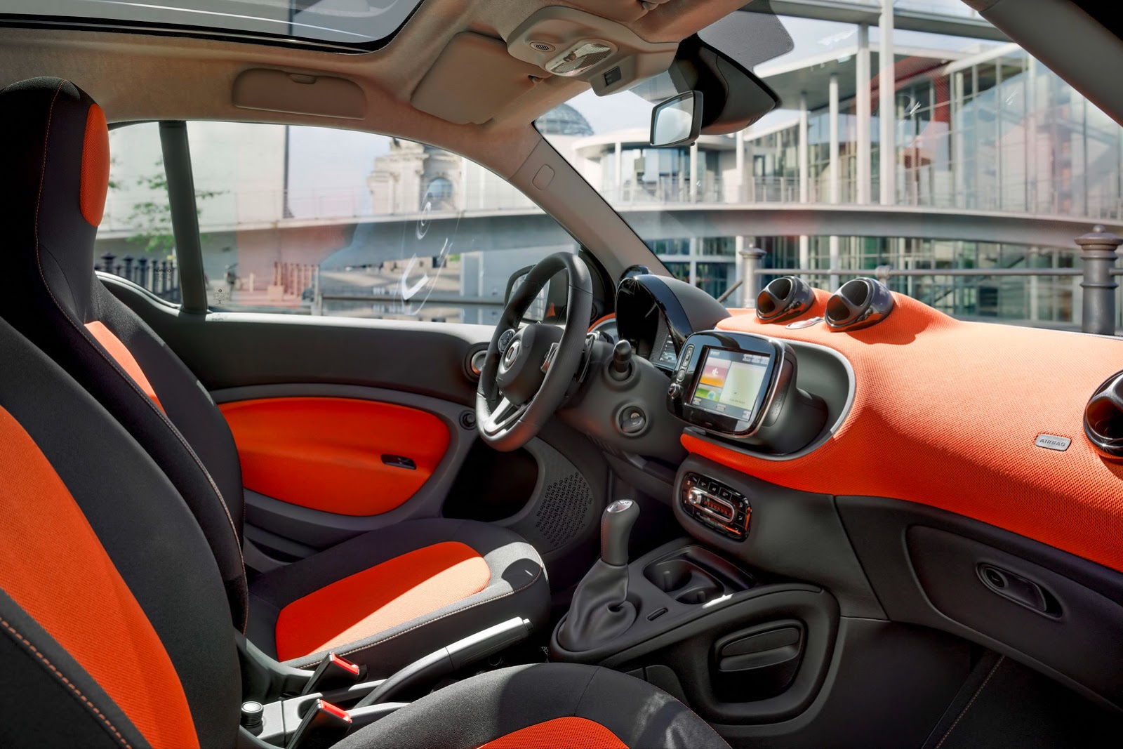 2015_Smart_ForTwo_ForFour_34.jpg