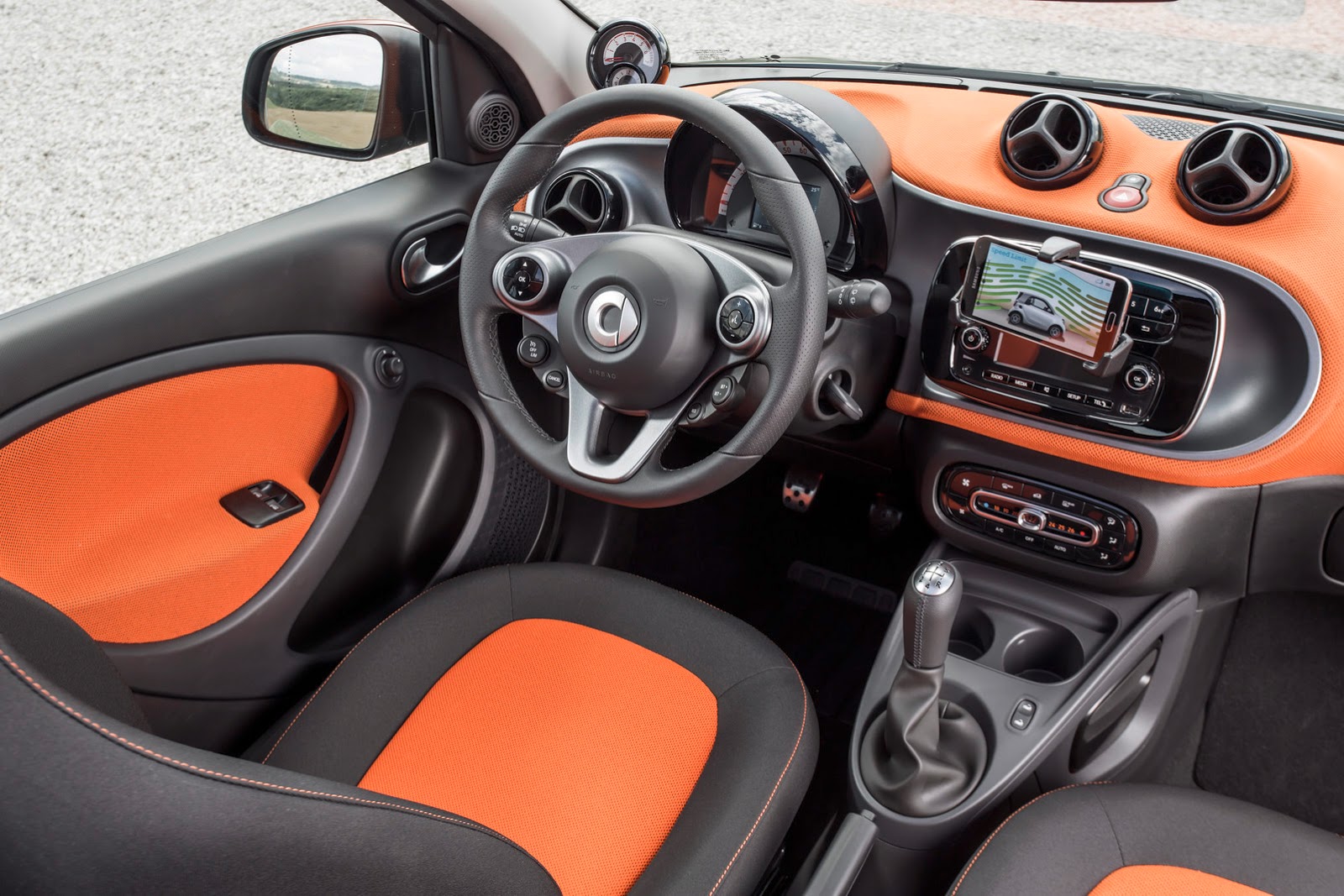 2015_Smart_ForTwo_ForFour_70.jpg