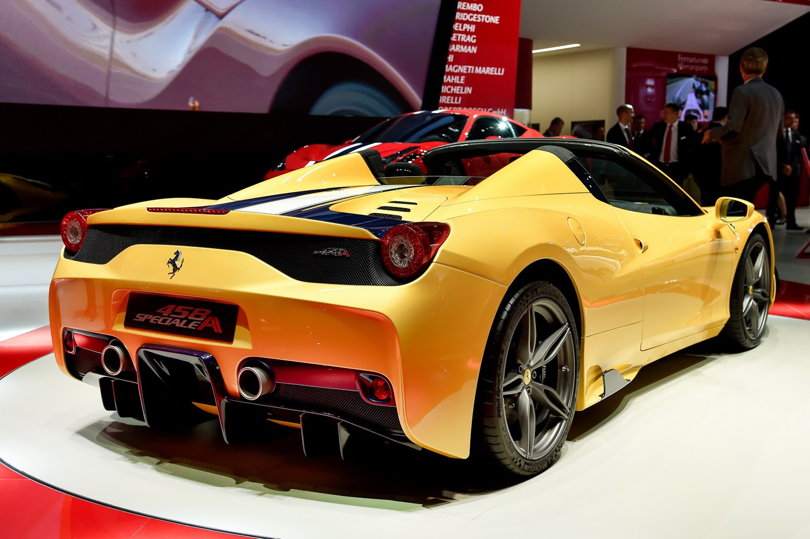 Ferrari_2.jpg