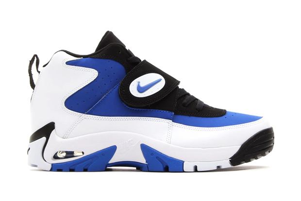 nike_2014_air_mission_retro_2.jpg