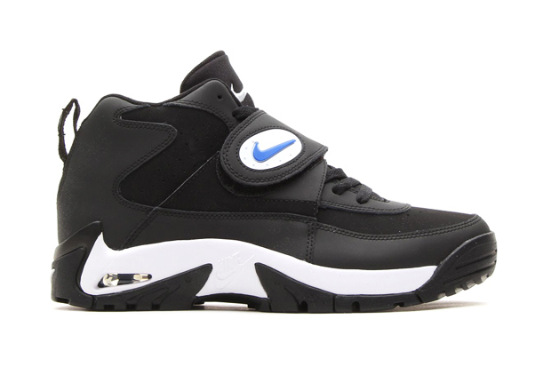 nike_2014_air_mission_retro_3.jpg