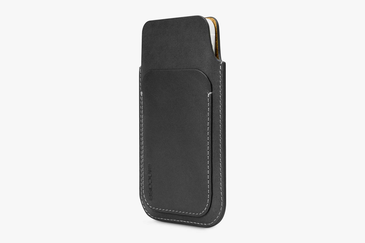 incase_leather_iphone_5_pouch_2.jpg
