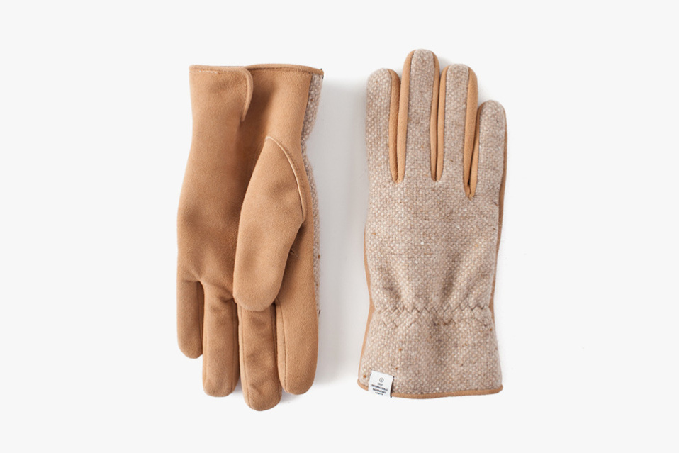 visvim_cashmere_gloves_1_958x640.jpg