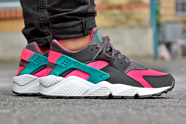 nike_air_huarache_hyper_pink_1.jpg