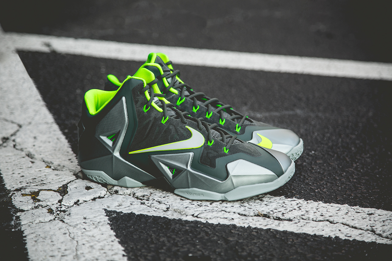 nike_lebron_11_xi_dunkman_0.jpg