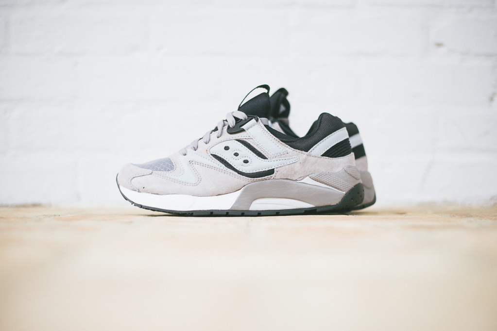 saucony_grid_9000_grey_black_1.jpg