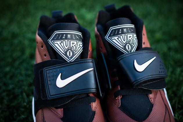 nike_air_diamond_turf_football_2.jpg