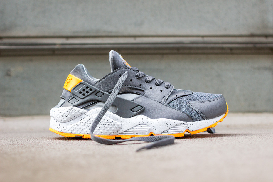 nike_air_huarache_grey_orange_3.jpg