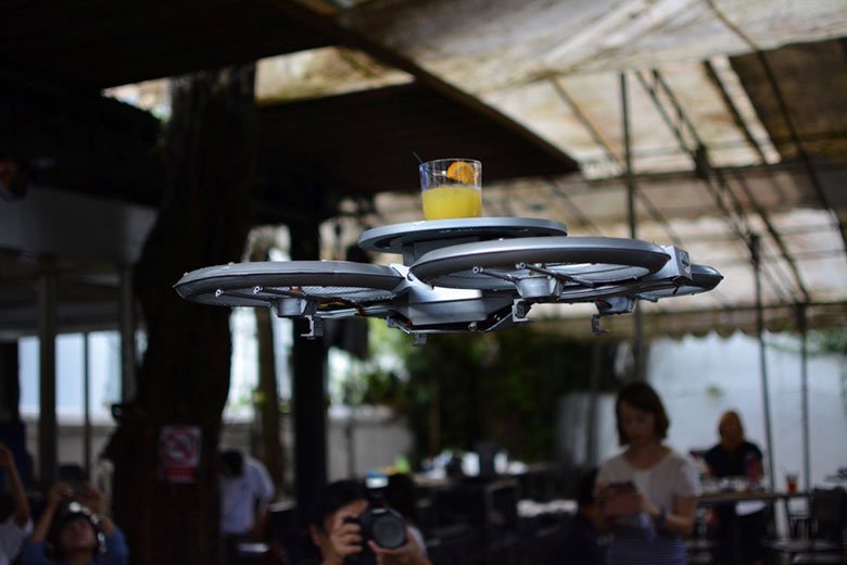singapore_restaurant_uses_autonomous_drone_waiters_1.jpg