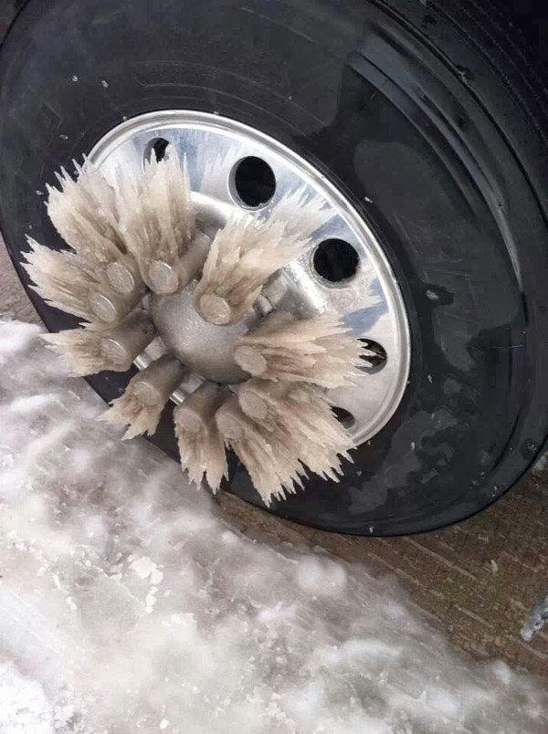 Tire_Icicles_1.jpg