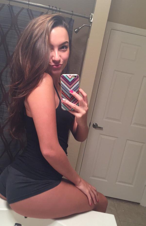 15 Mirror Selfies to Usher The Weekend In :: FOOYOH ENTERTAINMENT.