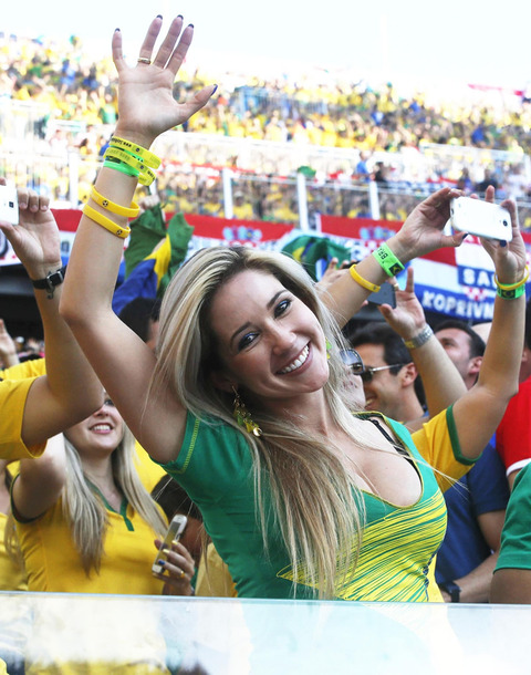 gallery_main_World_Cup_Hottest_Fans_05.jpg