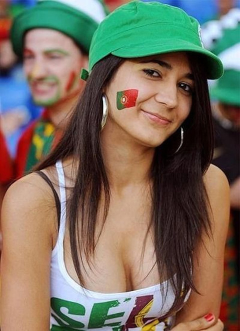 gallery_main_World_Cup_Hottest_Fans_07.jpg