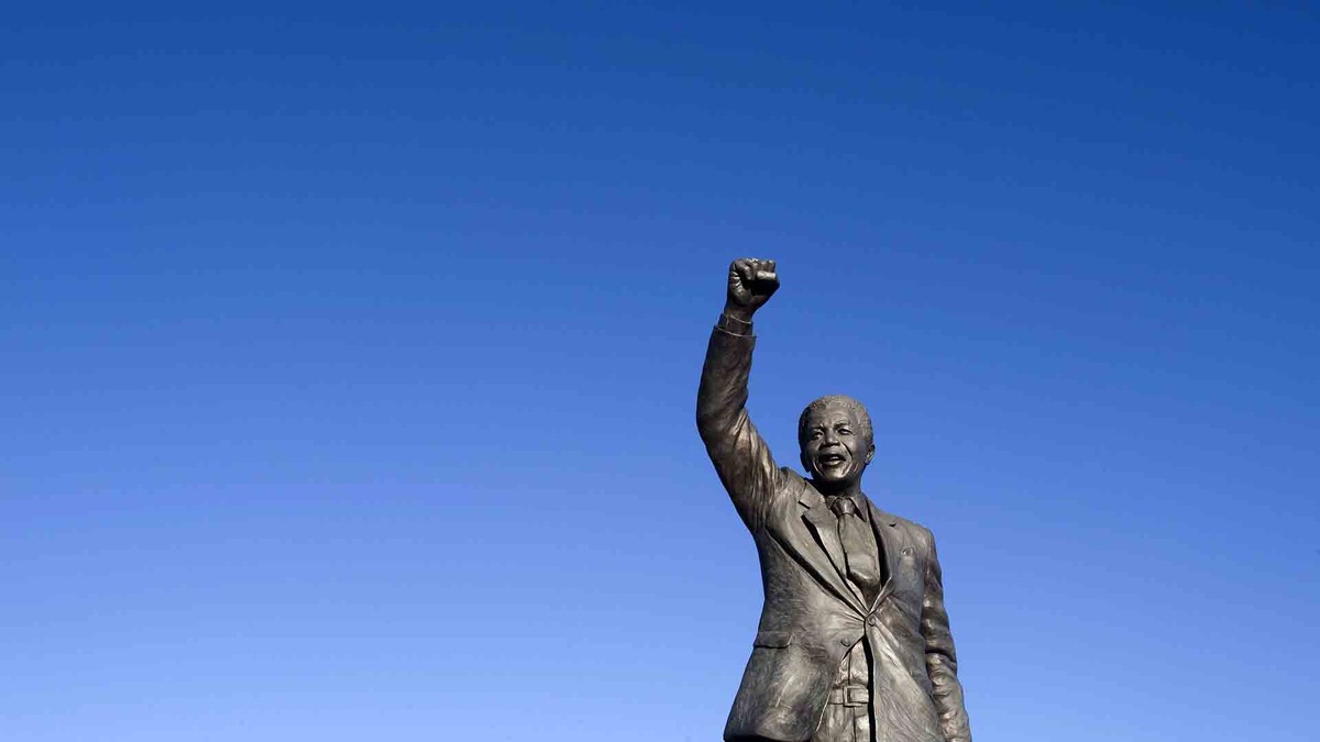 Mandela_Fist_Getty_.jpg