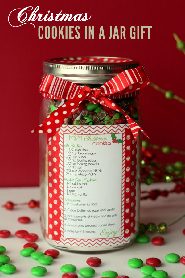 Christmas_Cookies_in_a_Jar_Cute_and_Easy_gift_idea.jpg