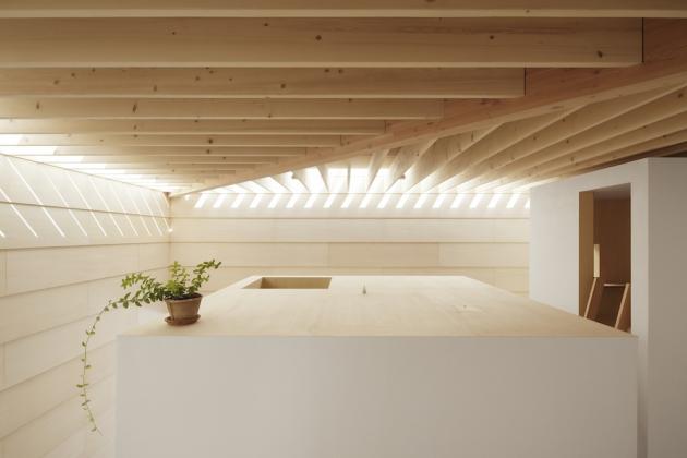 Light_Walls_House_Interior.jpg