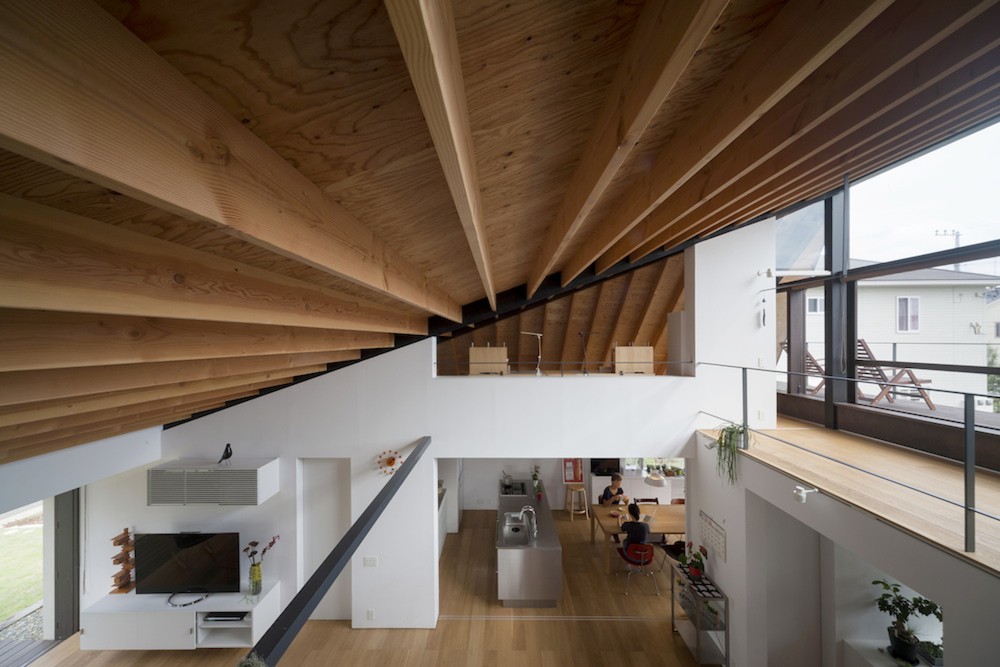 Exposed_wooden_ceiling_and_openness.jpg