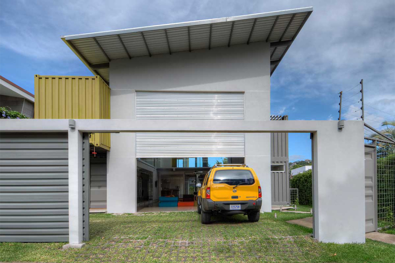 the_shipping_container_constructed_casa_incubo_by_maria_jose_trejos_14.jpg