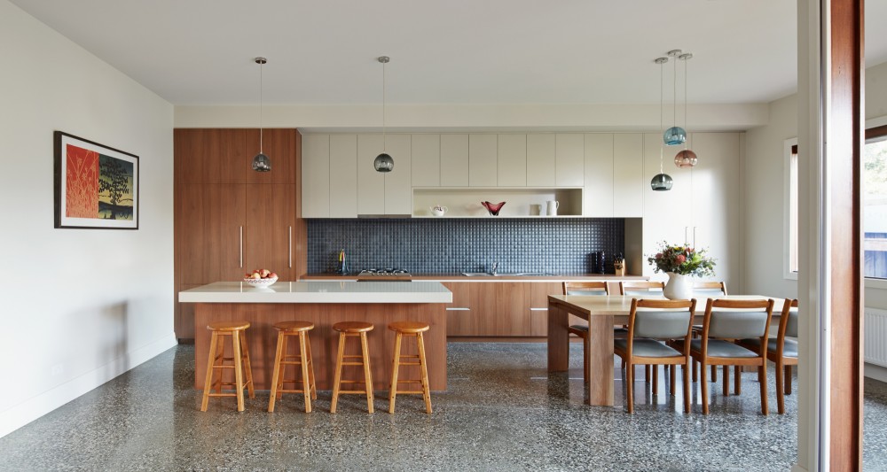 Neat_uncluttered_kitchen_Thornbury_House.jpg