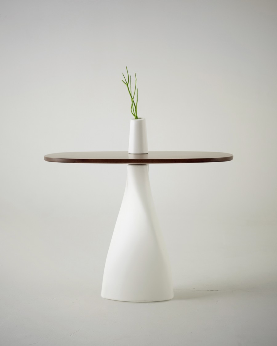 lovely_design_Treeangle_table_vase.jpg