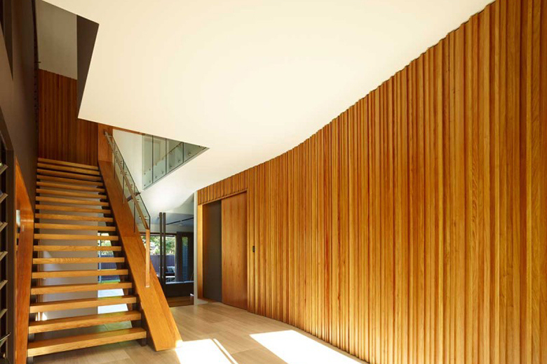 the_palissandro_house_made_from_rosewood_by_shaun_lockyer_architects_2.jpg