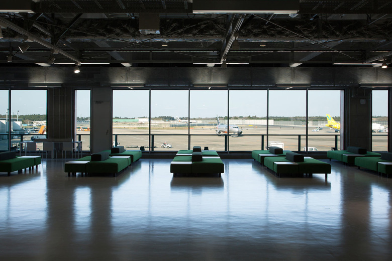 muji_furnishes_narita_airports_new_terminal_3_3.jpg