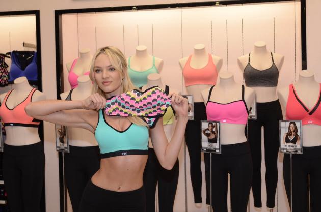 candice_swanepoel_sports_bra_oct_7.jpg