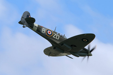 gallery_main_brad_pitt_spitfire_08.jpg