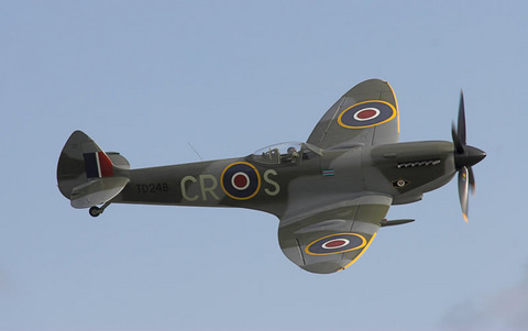 gallery_main_brad_pitt_spitfire_10.jpg