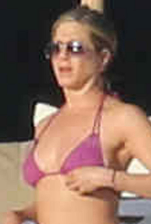 gallery_main_aniston_cox_cabo_12.jpg