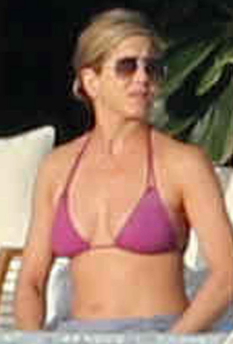 gallery_main_aniston_cox_cabo_15.jpg