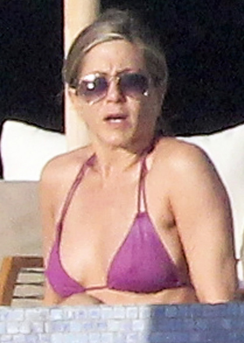 gallery_main_aniston_cox_cabo_21.jpg