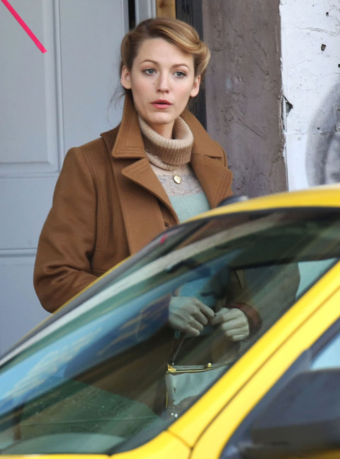 gallery_main_blake_lively_goofy_face_006.jpg