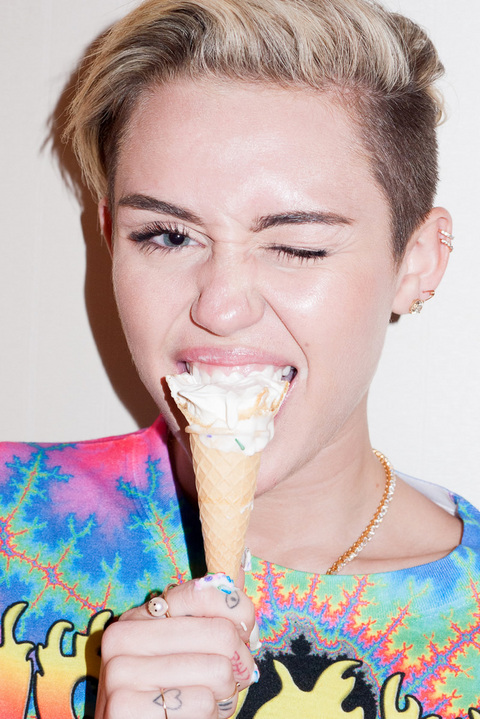 gallery_main_miley_cyrus_terry_richardson_17.jpg