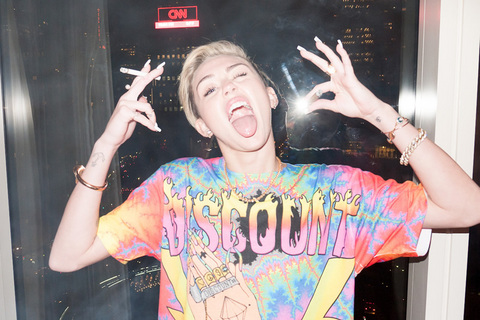 gallery_main_miley_cyrus_terry_richardson_27.jpg