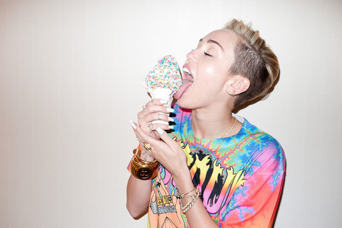 gallery_main_miley_cyrus_terry_richardson_29.jpg