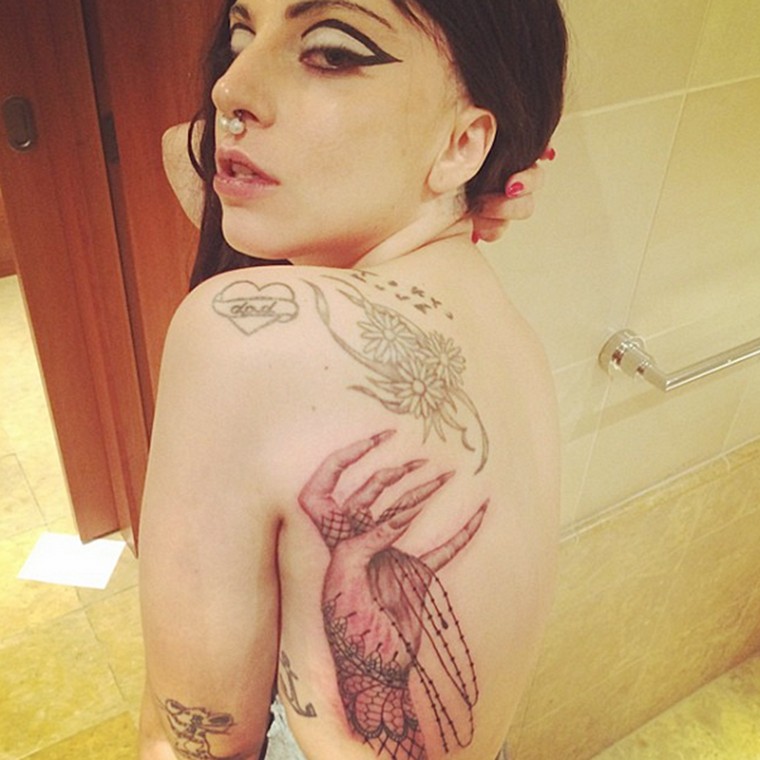 Lady_Gaga_Shows_Butt_While_Getting_A_Little_Monsters_Tattoo_01_760x760.jpg
