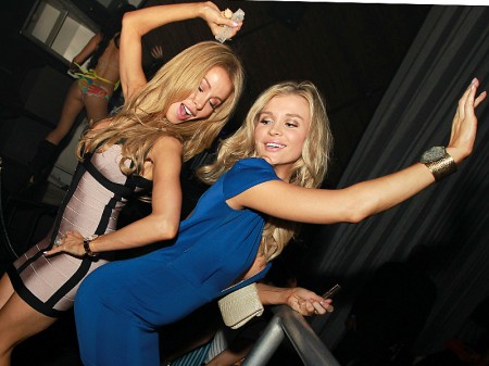 Joanna_Krupa_Gets_Drunk_Hosting_A_Party_At_Passion_Nightclub_In_Hollywood_FL_06_450x337.jpg