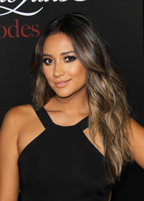 gallery_main_Shay_Mitchel_LBD_07.jpg