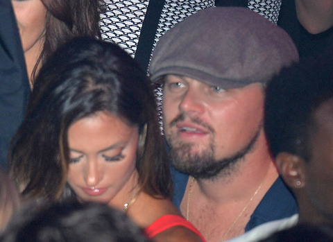 gallery_main_Leonardo_DiCaprio_Drunk_Flirting_03.jpg