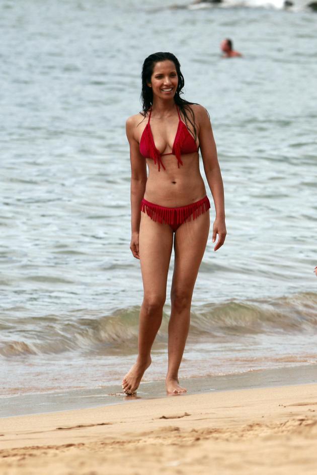 padma_lakshmi_bikini_red_h_6.jpg