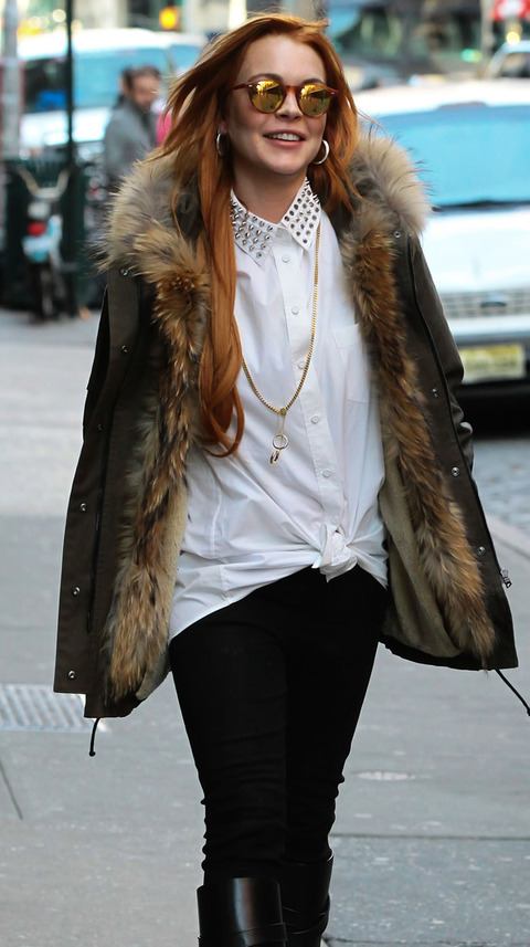 gallery_main_lindsay_lohan_hipster_sunglasses_001.jpg