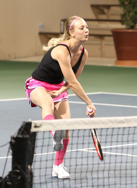 gallery_main_Kaley_Cuoco_Tennis_Boobs_09.jpg