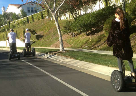 gallery_main_selena_justin_segway_riding_005.jpg