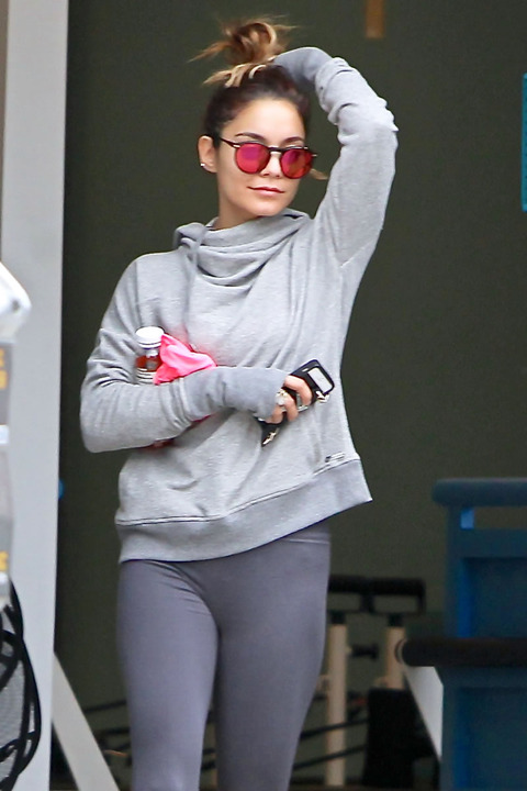 gallery_main_Vanessa_Hudgens_Pilates_Body_005.jpg